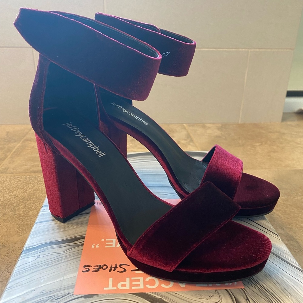 NWT Jeffrey Campbell Lindsay Platform, wine velvet